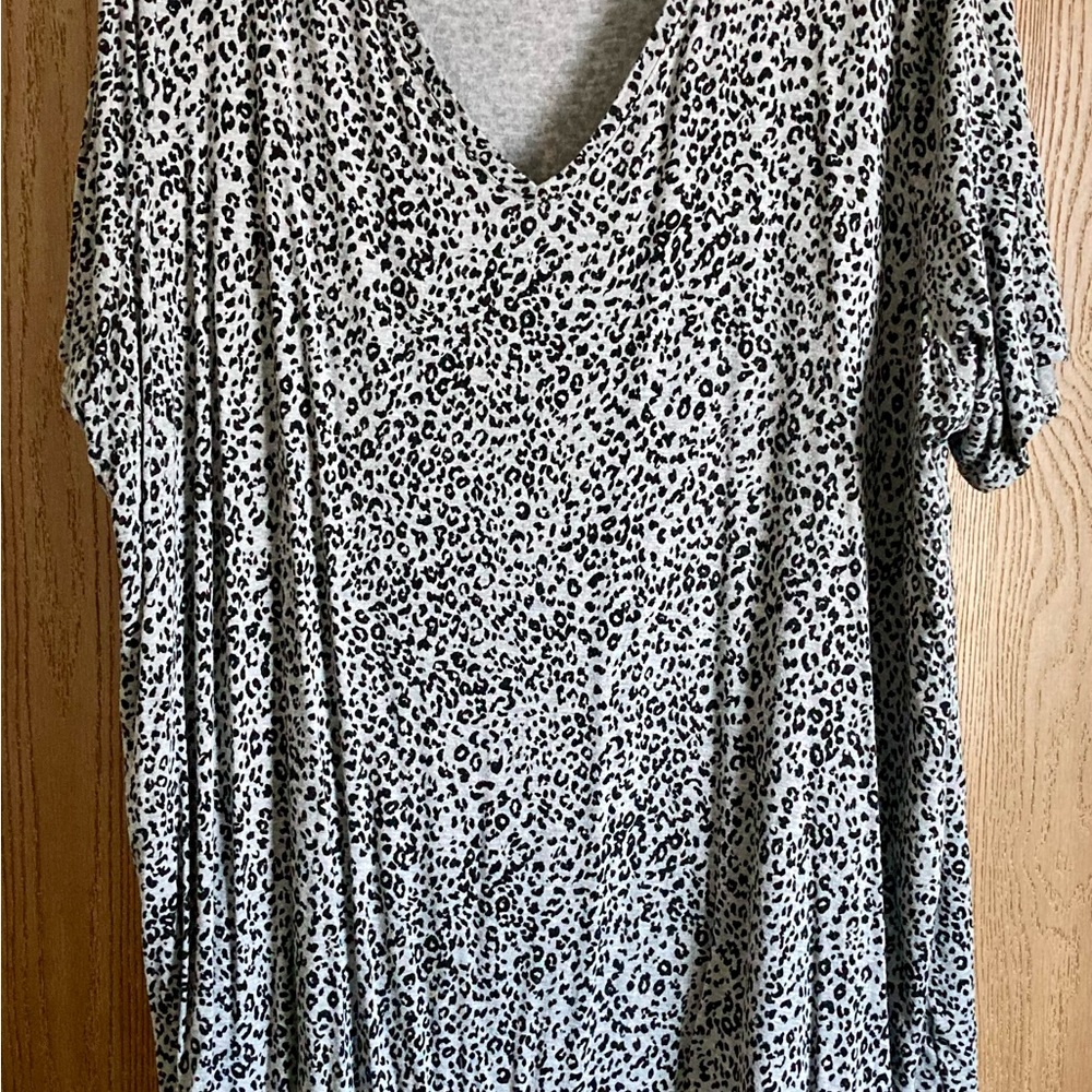 Old Navy Gray Oversized Short Sleeve Blouse